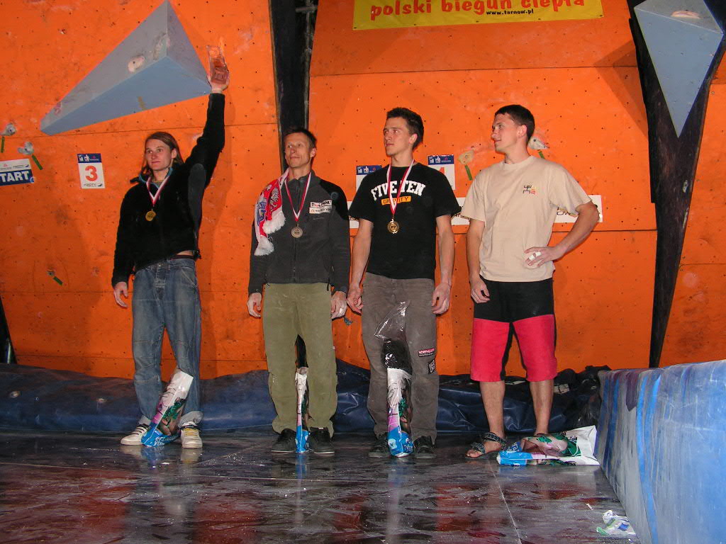 MP 2008, Tarnów — podium panów w boulderingu: Marcin Wszołek, Tomasz Oleksy, Piotr Bunsch i Jakub Główka.