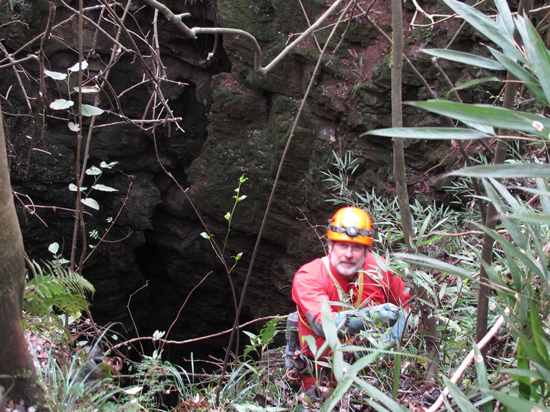Eksploracja nowo odkrytej jaskini w rejonie Lichuan - fot. Ewa Wójcik